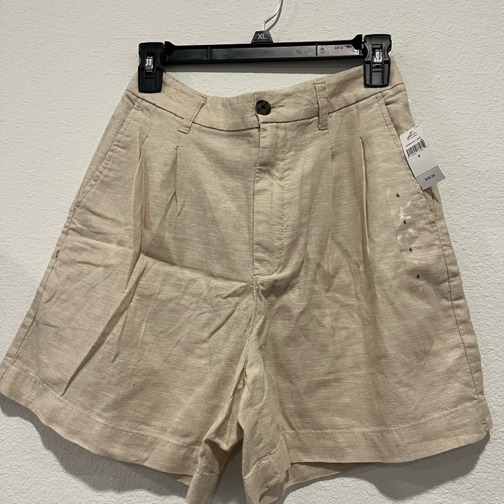 GAP Women's Cream Bermuda Shorts
